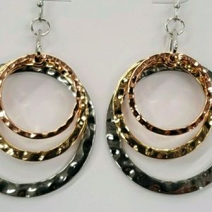 Stunning Woman's Earrings in Silver Brass and Gold